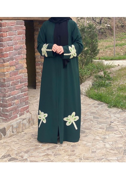 Sarı ve zümrüt güpürlü ferace