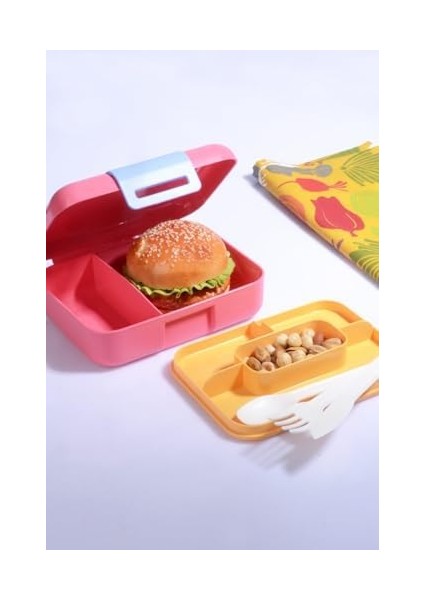 Diyarı Kendinden Kaşık ve Çatallı 5 Bölmeli 2 Katlı Beslenme Kutusu (Pembe)