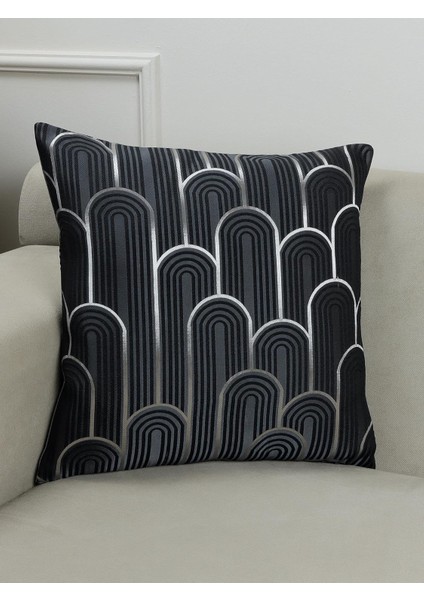 Siyah Renkli Çizgi Desenli 45 x 45 Kare Kırlent Kılıfı