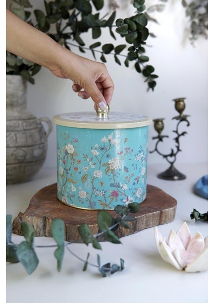 Desenli Erzak Saklama Kabı - Metal Saklama Kabı 17,5 cm x 15,5 cm (Botanica Blue)