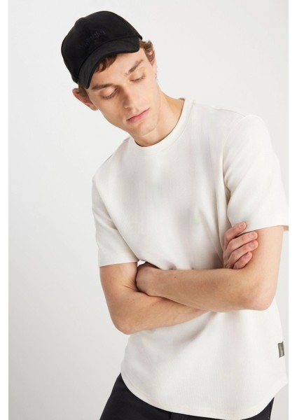 Erkek Beyaz Relaxed Fit Dokulu Basic T-Shirt - W2510718104