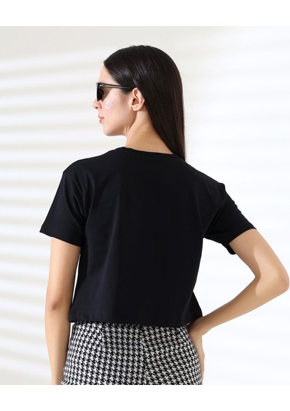 Kadın Kalp Dantel Detaylı Taşlı Crop T-Shirt indirimleri