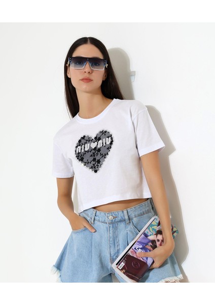 Kadın Kalp Dantel Detaylı Taşlı Crop T-Shirt modelleri