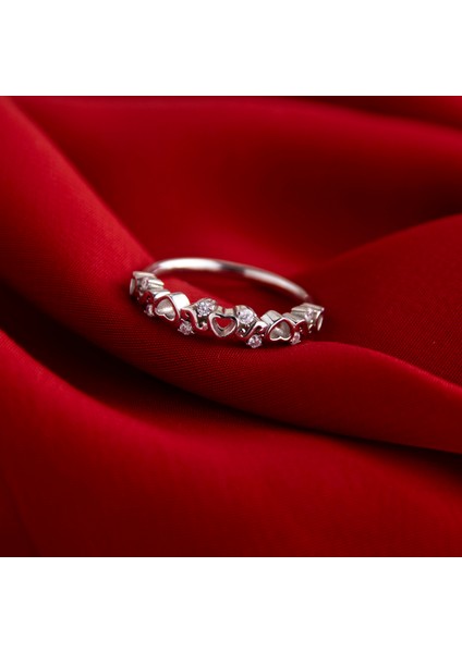 Sıra Kalpli 925 Ayar Minimal Gümüş Yüzük