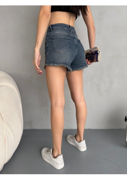 Kadın Yüksek Bel Paçası Püsküllü Denim Kot Şort