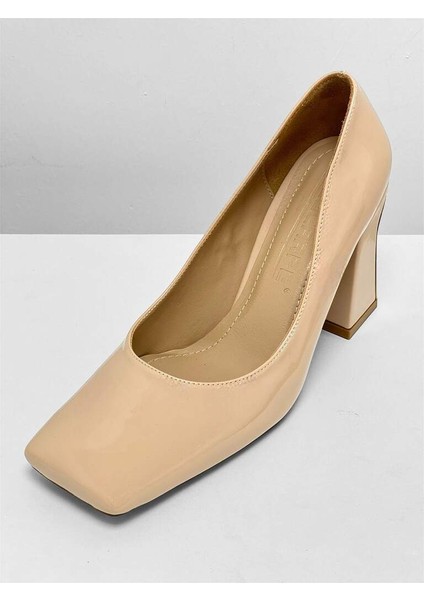 401 Bej Rugan Arka Aynalı Gold Detaylı Klasik Kalın Topuklu Kadın Ayakkabı