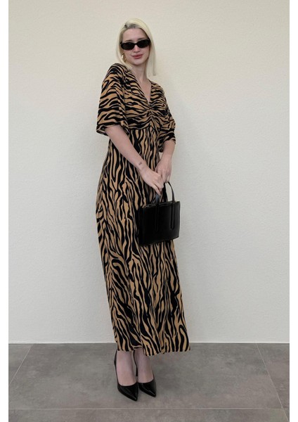 Kahverengi Zebra Desenli V Yaka Yarım Kollu Elbise MG2394