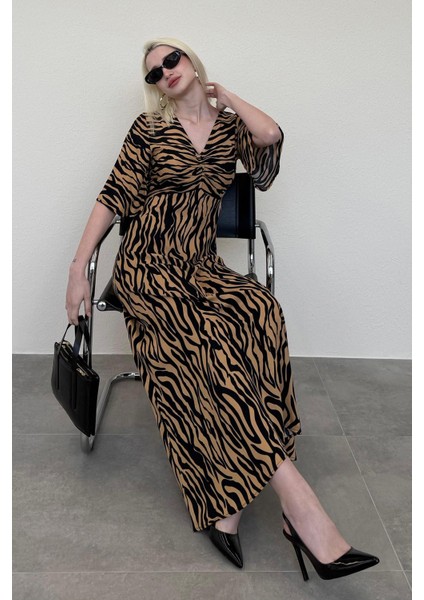 Kahverengi Zebra Desenli V Yaka Yarım Kollu Elbise MG2394