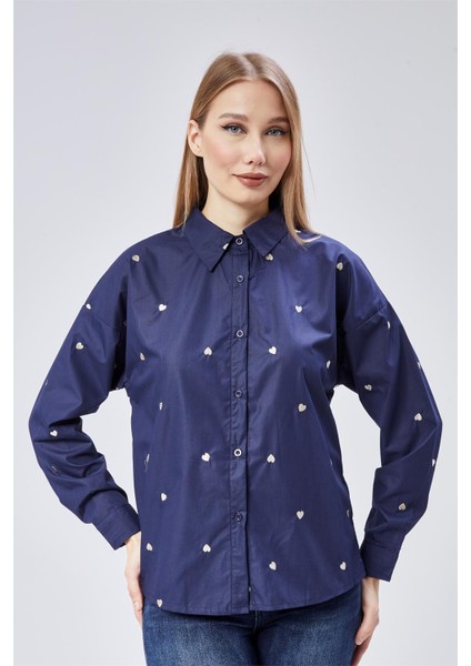 Kalp Nakışlı Gömlek