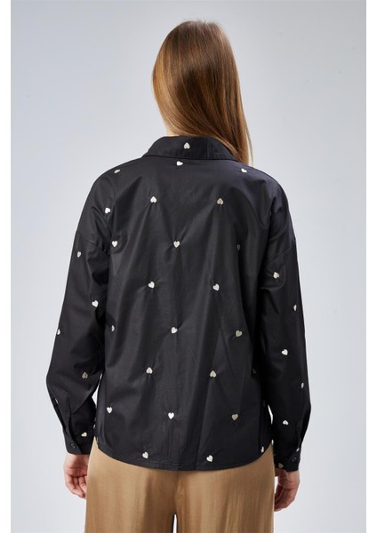 Kalp Nakışlı Gömlek fırsatları