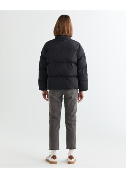 Kadın Siyah Dik Yaka Mont 4700340.5 fiyatları