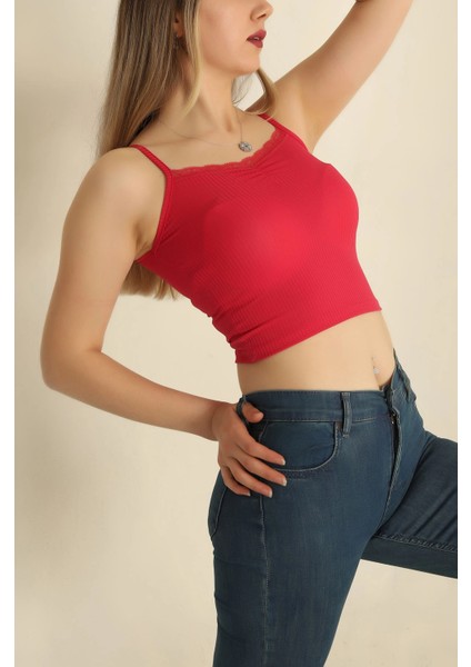 Büzgülü Dantel Yaka Askılı Crop