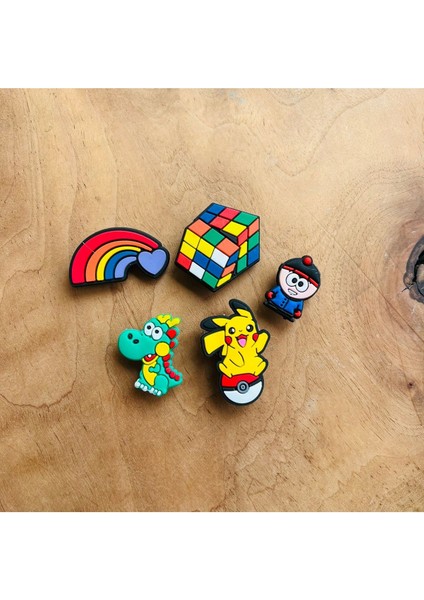 Jibbitz Terlik Süsü 5 'li Set Pikachu, Gökkuşağı,dinazor
