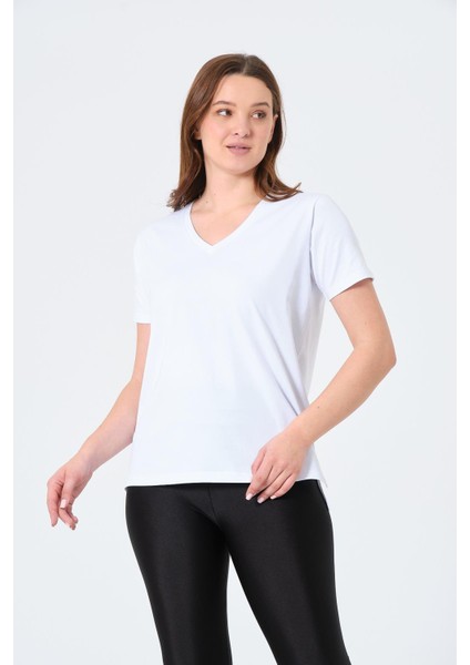 Giyim Oversize V Yaka Kısa Kollu Tişört Beyaz fırsatları
