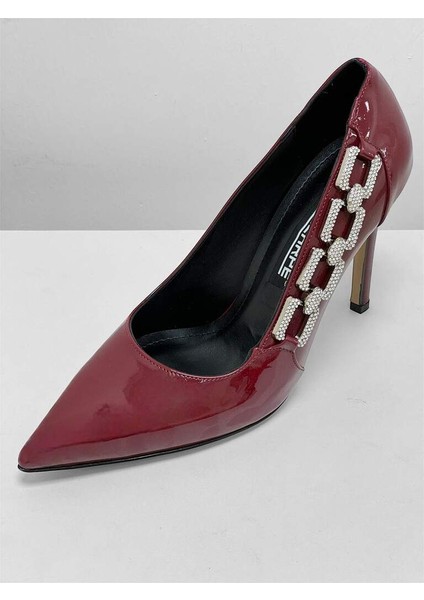 0865 Bordo Rugan Kadın Sivri Burun Parmak Dekolteli Yan Taşlı Zincir Detaylı Topuklu Ayakkabı