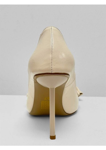 4527 Açık Bej Kırışık Cilt Kurdele Detay Topuklu Kadın Ayakkabı indirimleri