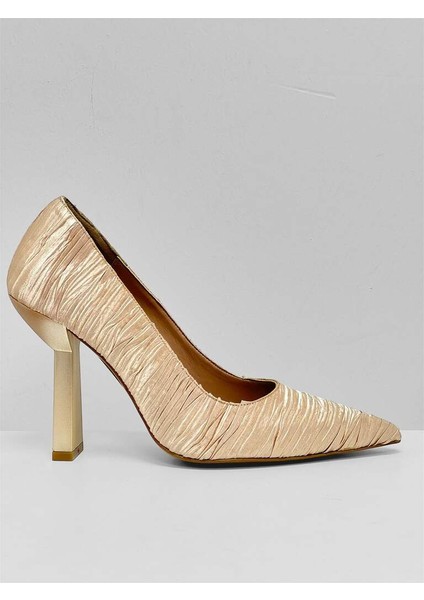 0999 Bej Pliseli Kırışık Saten Kadın Topuklu Ayakkabı fırsatları