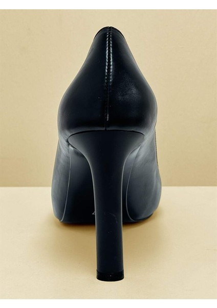 5144 Siyah Mat Cilt Deri Görünümlü Kadın Topuklu Ayakkabı indirimleri