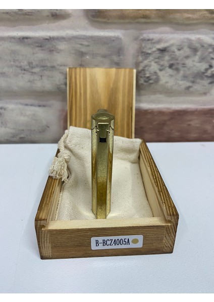 Promise Marka Benzinli Ince Model Eskitme Sari Gold Renk Kisiye Özel Çakmak