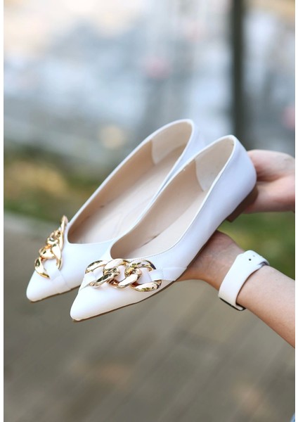 Popi Beyaz Cilt Zincirli Babet Ayakkabı fırsatları