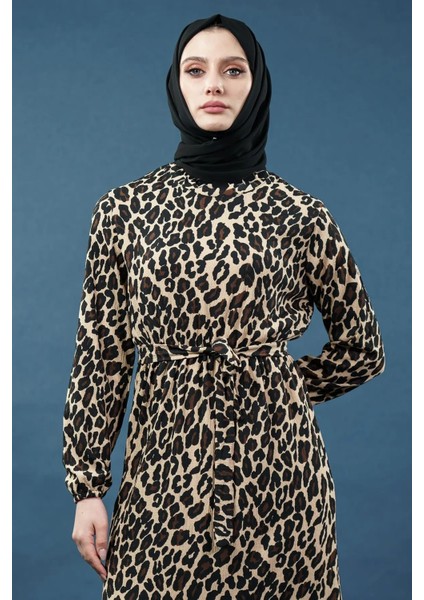 Yeni Sezon Kuşaklı Leopar Desenli Elbise fırsatları
