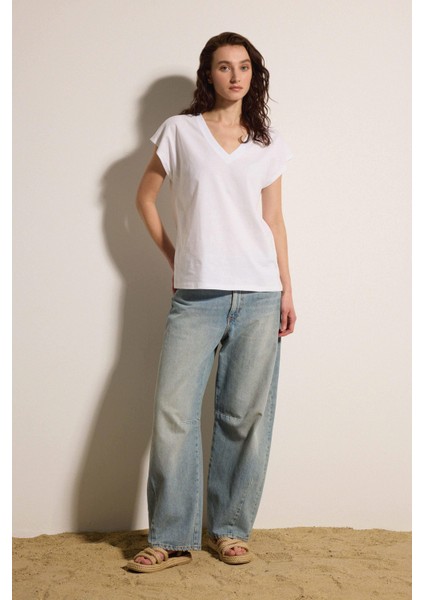 V Yaka Basic Comfort Fit Kısa Kol T-Shirt modelleri