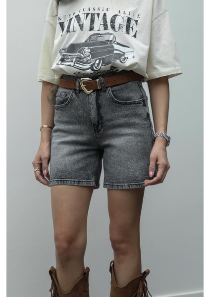 Gri Yıkamalı Fit Denim Şort