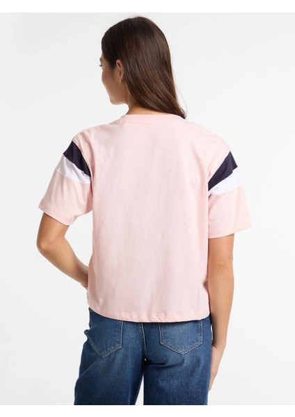 Guess Kadın Pembe Boxy Kesim Kısa Kollu Tişört