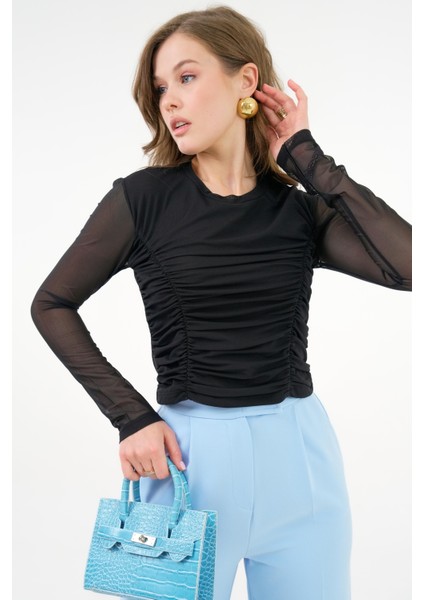 Siyah Bisiklet Yaka Önü Büzgülü Transparan Örme Crop Bluz