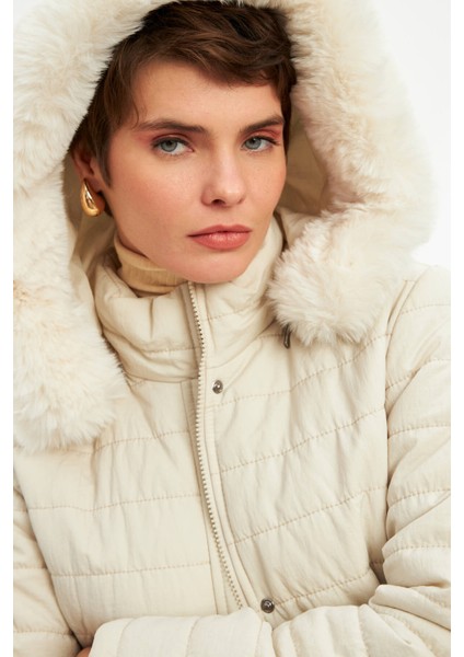 Bej Kapitone Kapüşonlu Mont fırsatları