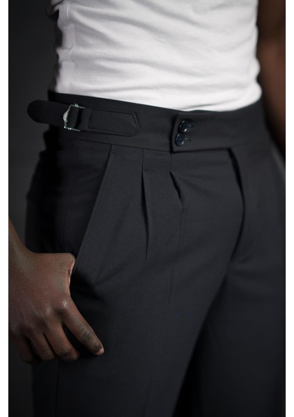 Slimfit Çift Pileli Kemer Tokalı Yazlık Kumaş Pantolon indirimleri