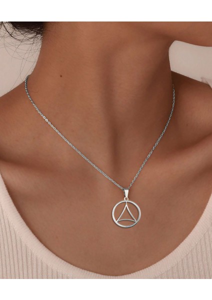 925 Ayar Gümüş Kolye Üçgen SM249