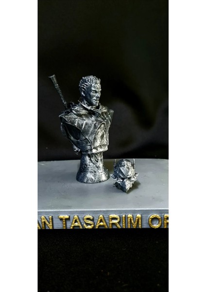 Guts Berserk Değişebilen 2 Başlıklı Büst Figür 10 cm