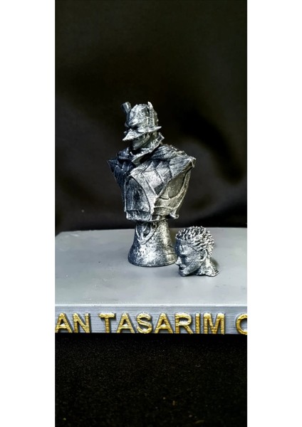 Guts Berserk Değişebilen 2 Başlıklı Büst Figür 10 cm