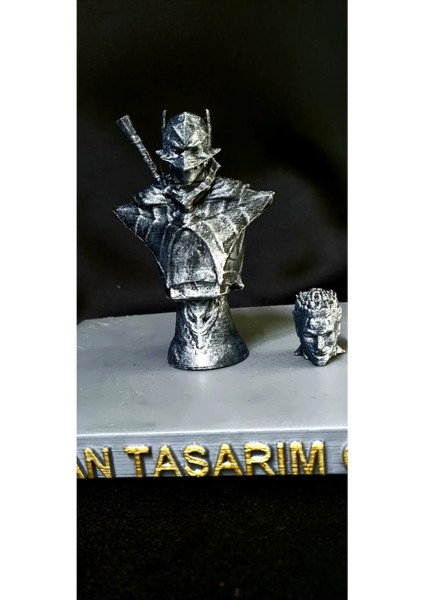 Guts Berserk Değişebilen 2 Başlıklı Büst Figür 10 cm