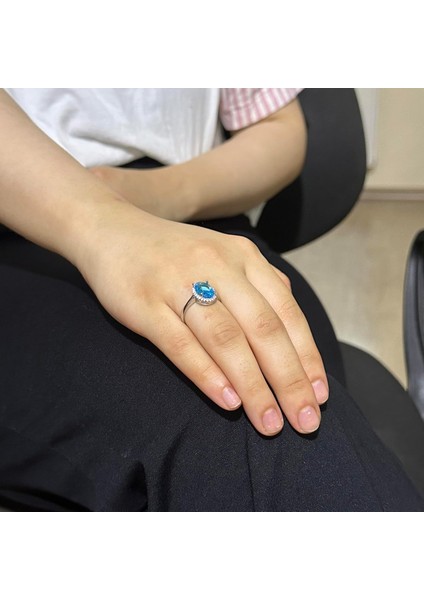 925 Ayar Gümüş Kadın Yüzük - Şık Oval Kesim Taş Yüzük - Doğal Olmayan Taş El Yapımı Yüzük (Oluşturulmuş Mavi Topaz) indirimleri