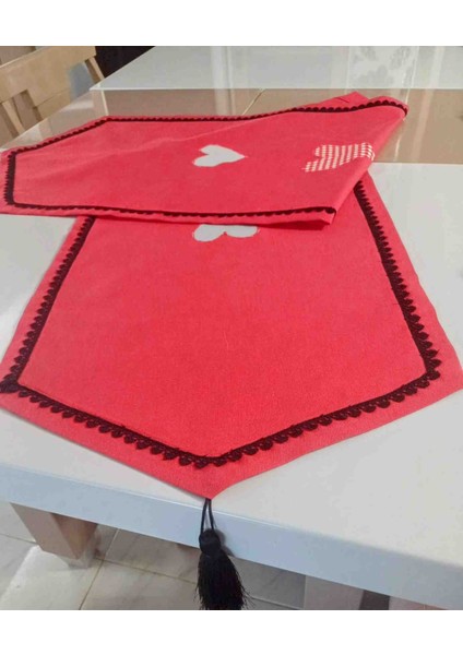 Su Geçirmez Leke Tutmaz Kalp Aplikeli Saçaklı Duck Keten Runner fiyatları