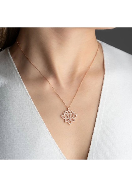 925 Ayar Gümüş Taşlı Lotus Kolye