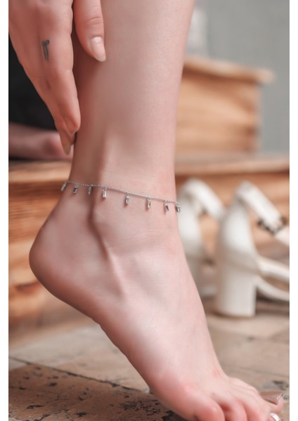 925 Ayar Gümüş Rodyum Kaplamalı Baget Zirkon Taşlı Halhal