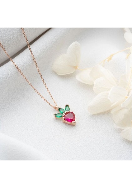 925 Ayar Gümüş Kırmızı Taşlı Çilek Kolye fiyatları
