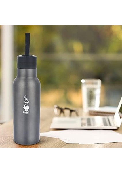 - Termal Şişe - 500ML - Koyu Gri Renk - Paslanmaz Çelik - Çift Katmanlı - 12 Saat Sıcak 24 Saat Soğuk Tutar - Hava Geçirmez Vidalı Kapak Özelliği - Özel Silikon Conta Sayesinde Sızdırmaz Şişe modelleri
