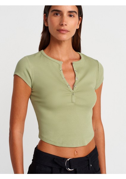 31719 Çıtçıtlı Kısa Kollu Top-Beyaz