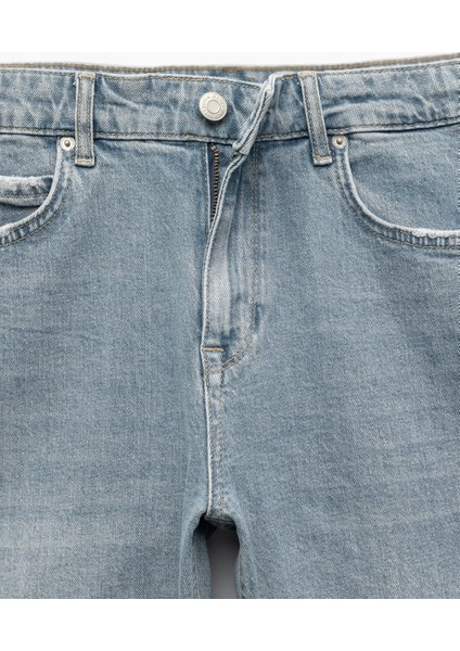 Düğmeli Pamuklu Katlamalı Paça Slim Fit Denim Şort
