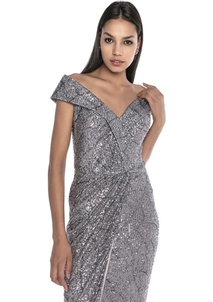 Gümüş Yırtmaç Detaylı Kayık Yaka Payet Abiye fırsatları