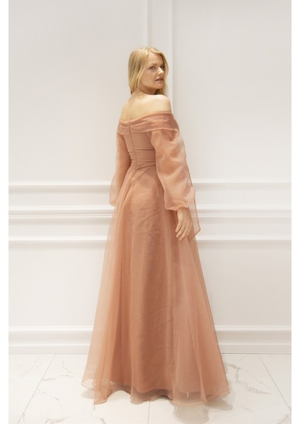 Gül Kurusu Kayık Yaka Yırtmaç ve Kemer Detaylı Tül Uzun Abiye Elbise fırsatları