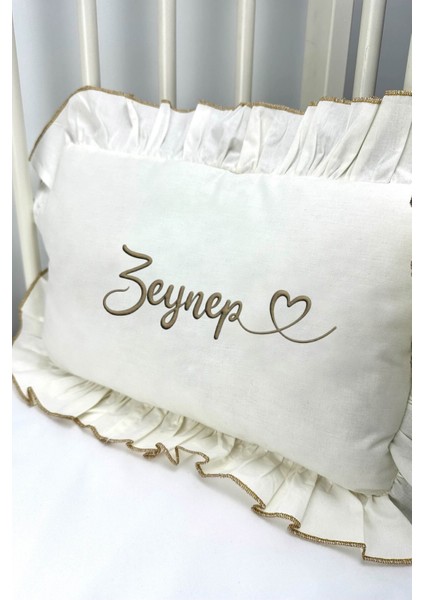Kişiye Özel Nakışlı Isimli Bebek Yastığı – Fırfırlı, 35X45 cm Bebek Yastık Yumuşak & Şık Tasarım