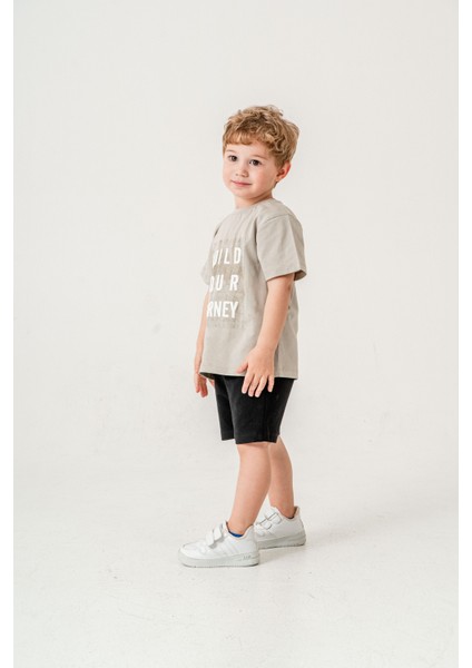 Erkek Çocuk Kabartma Baskılı Alt Üst Yazlık T-Shirt Şort Ikili Takım Çağla