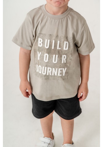 Erkek Çocuk Kabartma Baskılı Alt Üst Yazlık T-Shirt Şort Ikili Takım Çağla