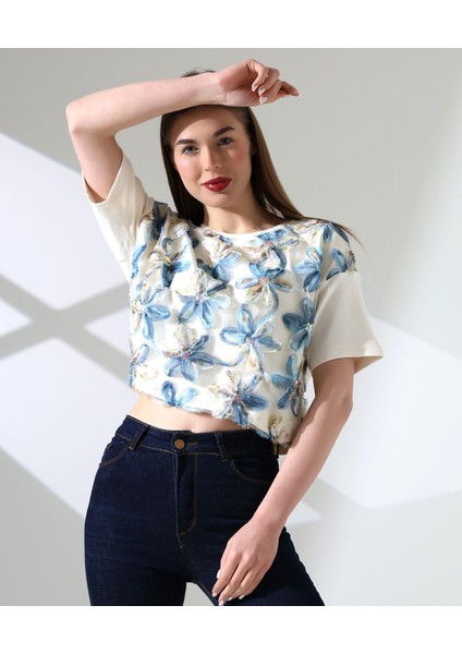 Çiçek Tül Detaylı Nakışlı Bluz T-Shirt