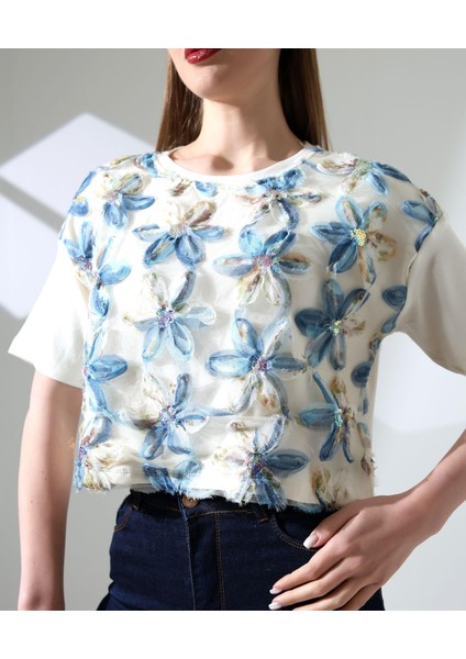Çiçek Tül Detaylı Nakışlı Bluz T-Shirt